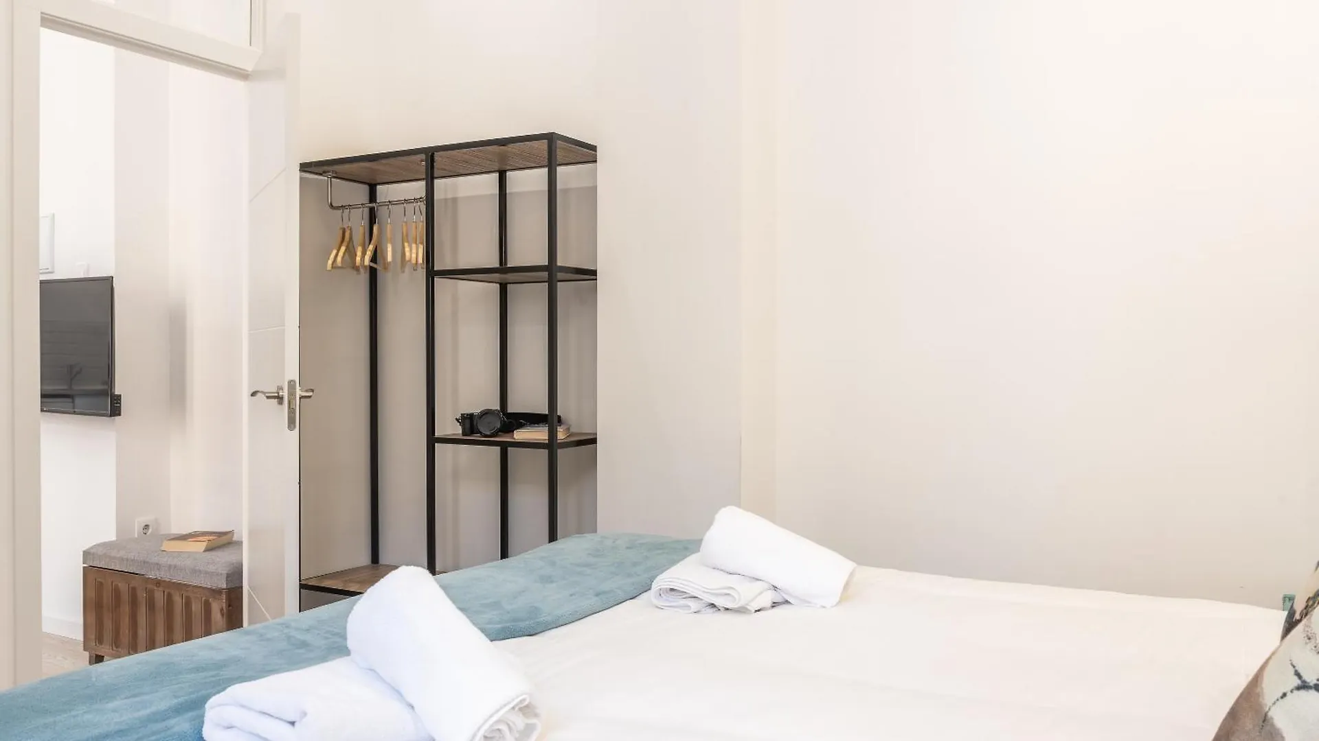 Acanthus Seville Apartment
