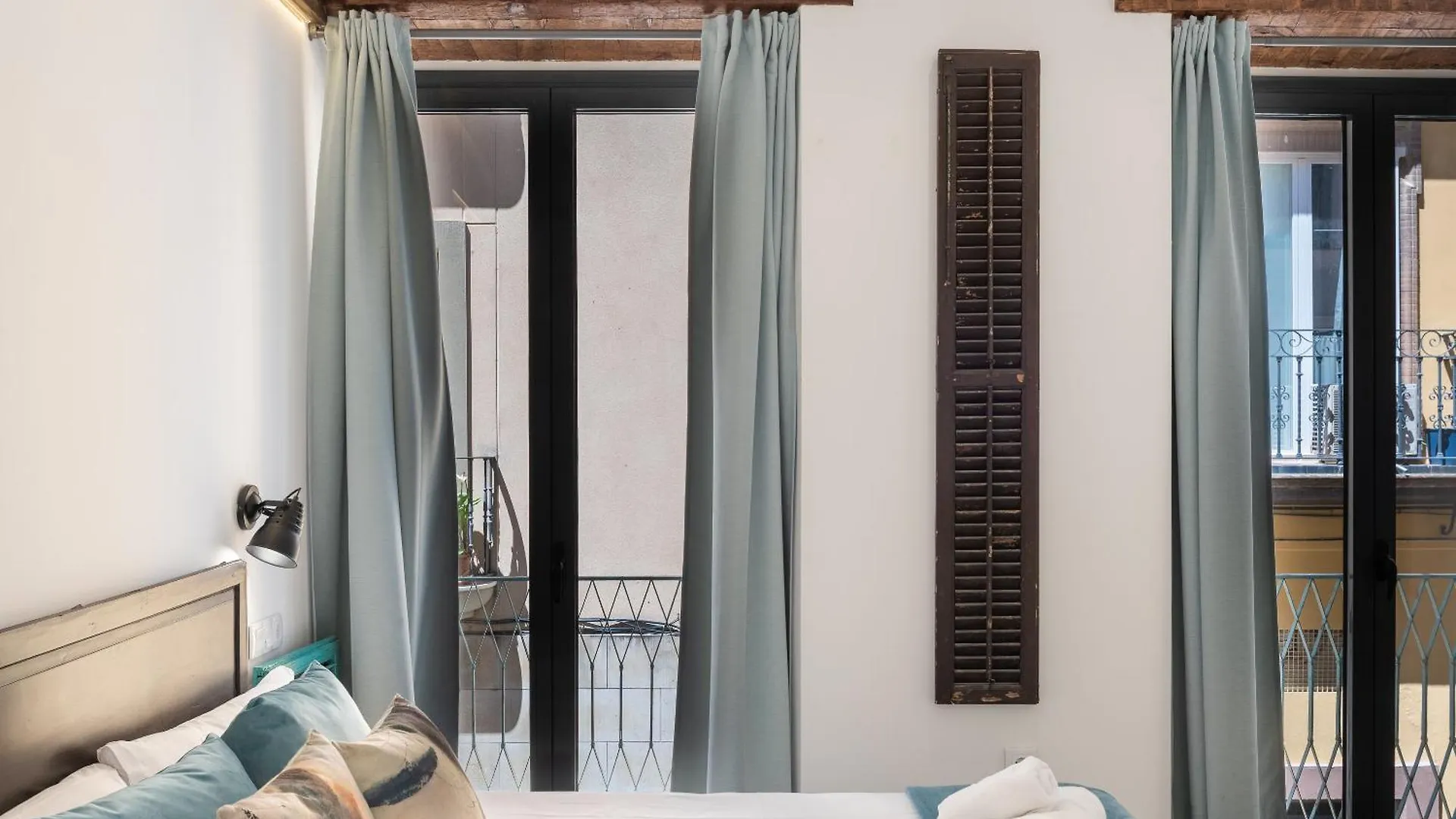 Acanthus Seville Apartment